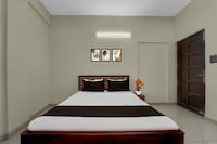 Super Hotel O Engineering College Sreekaryam Formerly B S Plaza