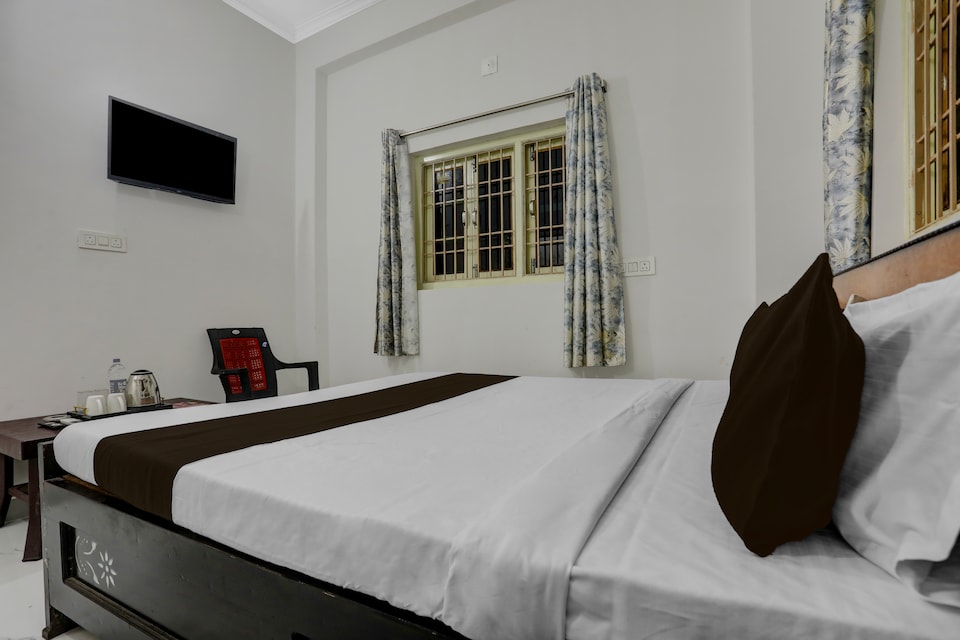Hotel O K K Guest House, Anisabad, Patna