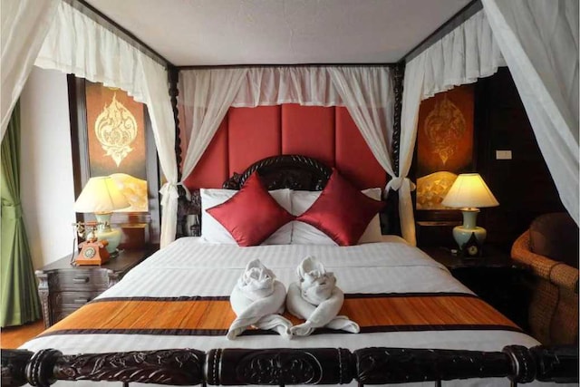 Lanna Junior Suite King Bed with Spa Bath