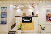 Super Townhouse Kali Ghat Prayagraj Formerly Ramesh Palace