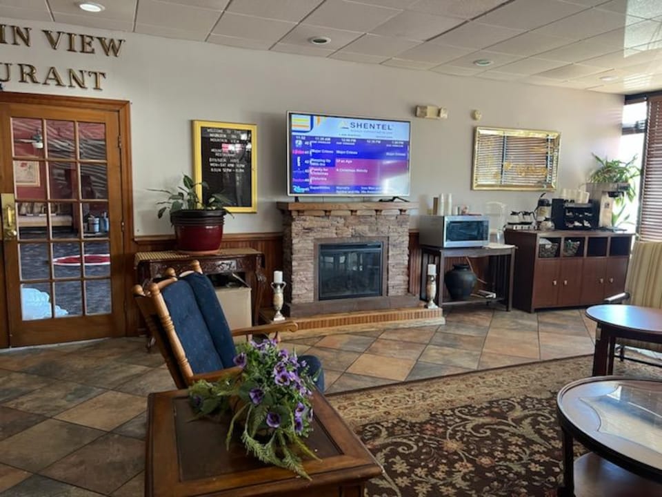 Hotel Red Rose by Townhouse Covington I-64, C24426, Covington VA