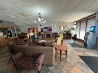 Hotel Red Rose by Townhouse Covington I-64