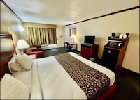 Hotel Red Rose by Townhouse Covington I-64