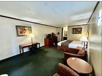 Hotel Red Rose by Townhouse Covington I-64