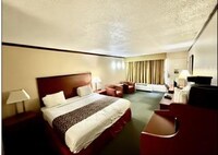 Hotel Red Rose by Townhouse Covington I-64