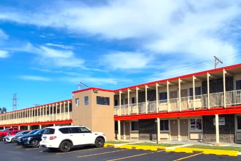 Saratoga Motel By Capital O Near Midway Airport Chicago IL, C60415, Chicago