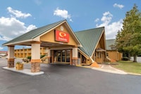 Perry Inn & Suites By Capital O National Fairground GA I 75