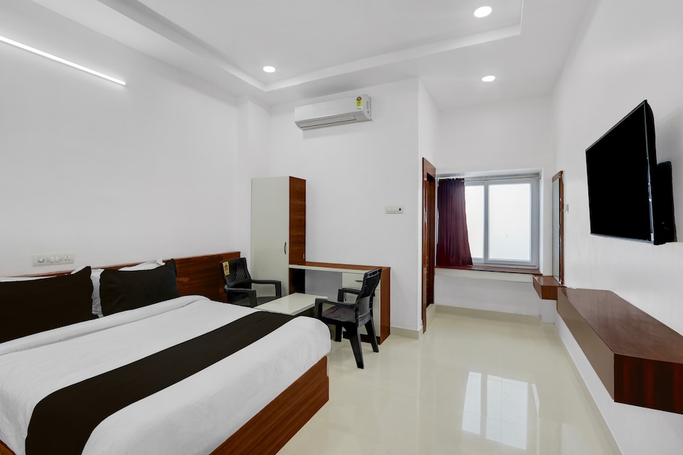 HOTEL O KARTHIKEYA GUEST Inn, Nakkalagutta Hanamkonda Warangal, Warangal