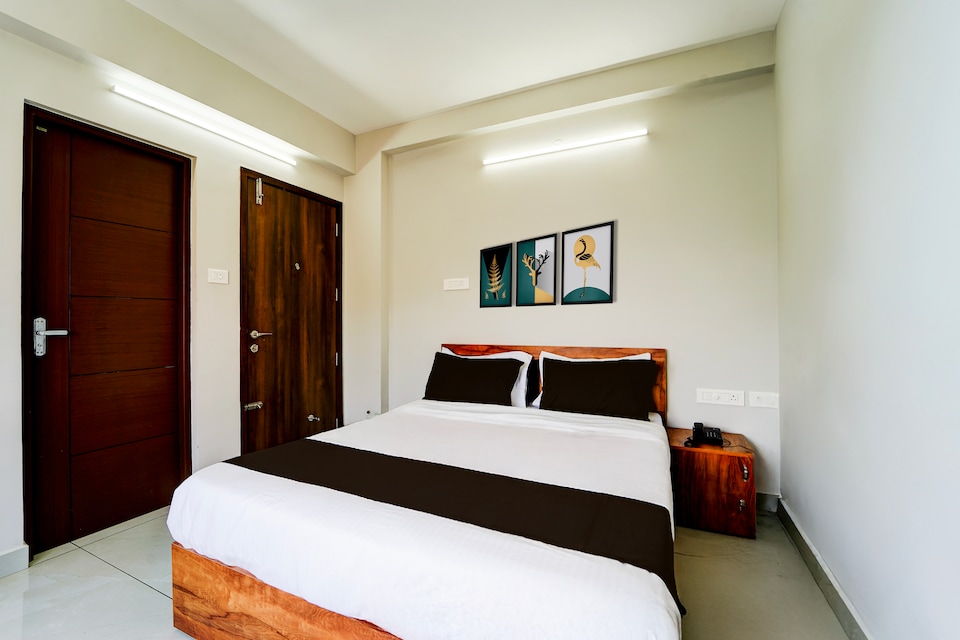 Townhouse Oak Cochin International Airport, Ankamaly Airport Kochi, Kochi