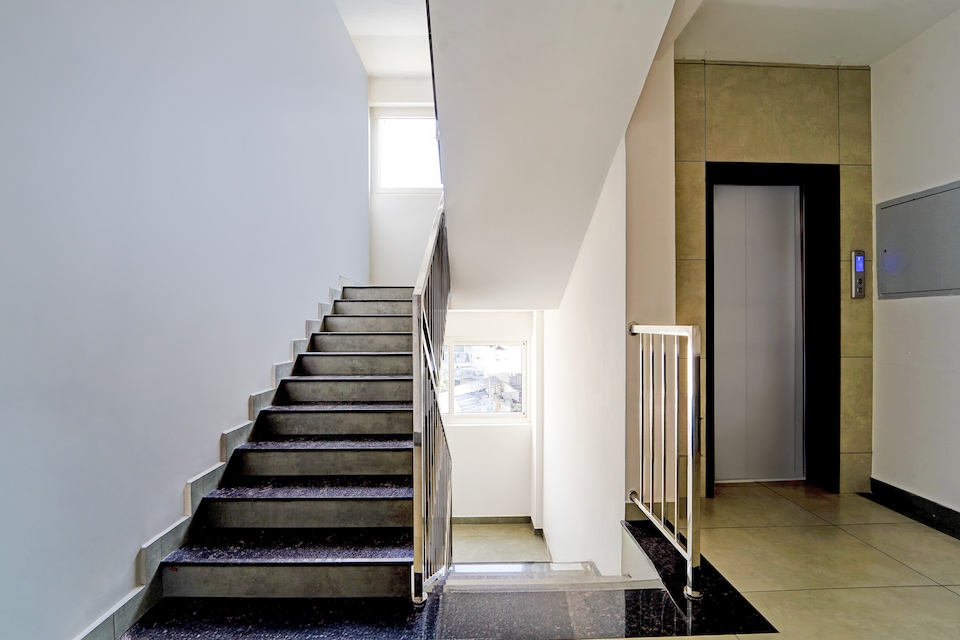 Super Townhouse Oak Cochin International Airport, Ankamaly Airport Kochi, Kochi