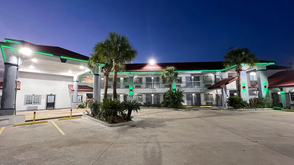 Kiwi Inn Capital O Houston - Hwy 249, C77086, Houston