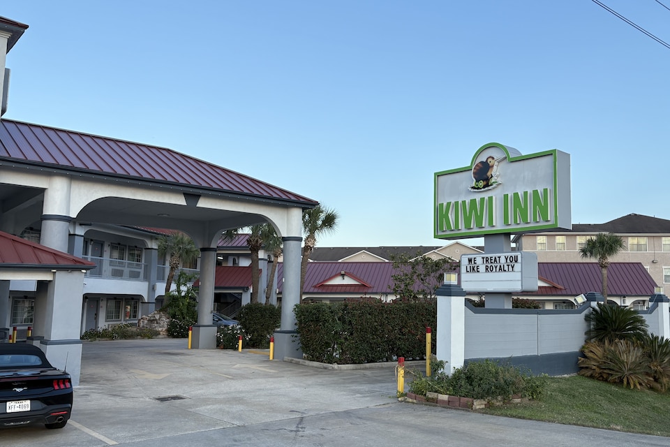 Kiwi Inn Capital O Houston - Hwy 249, C77086, Houston