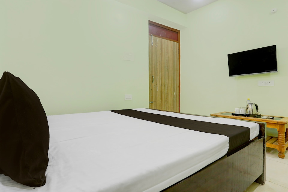 Hotel O Ansh Raj Hotel, Patna, Patna