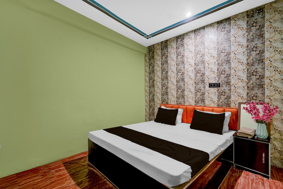 SPOT ON Up75 Grand Hotel , Etawah, Etawah