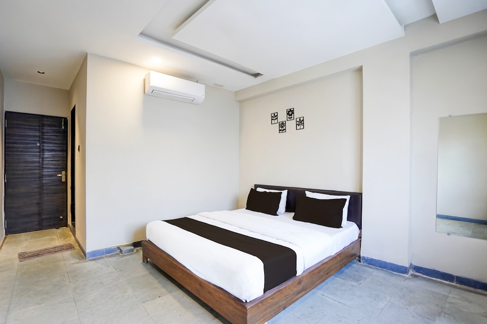 Hotel O Eternity Stays, Rau, Indore