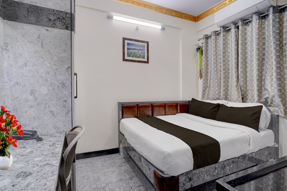 Townhouse Koramangala Road Complex Formerly Parkash Tower, BTM Madiwala Bangalore, Bangalore