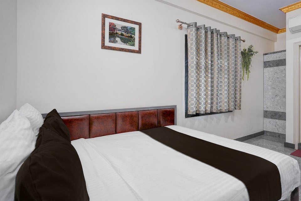 Townhouse Koramangala Road Complex Formerly Parkash Tower, BTM Madiwala Bangalore, Bangalore