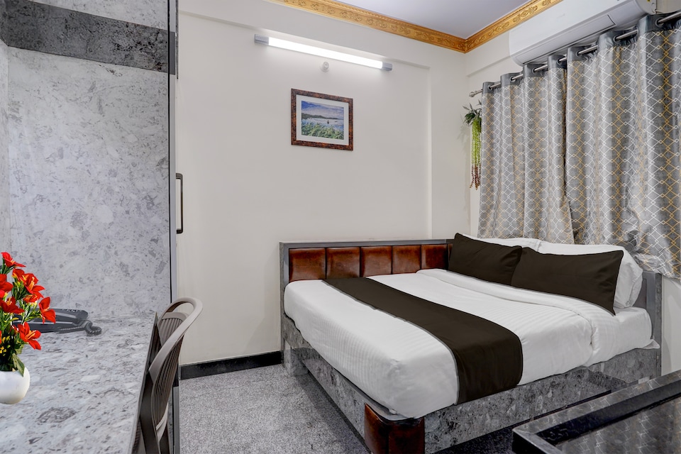 Townhouse Koramangala Road Complex Formerly Parkash Tower, BTM Madiwala Bangalore, Bangalore