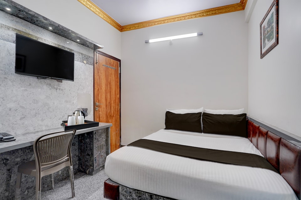 Townhouse Koramangala Road Complex Formerly Parkash Tower, BTM Madiwala Bangalore, Bangalore