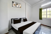 SPOT ON Hotel Gold Inn