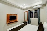 Super Townhouse Miyapur Metro Station Formerly Sainath Arcade