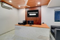 Super Townhouse Miyapur Metro Station Formerly Sainath Arcade