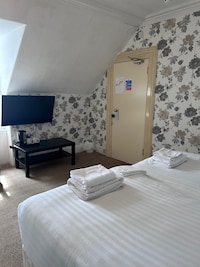  The Lodge on the Loch by OYO