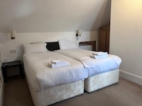  The Lodge on the Loch by OYO