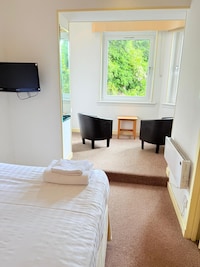  The Lodge on the Loch by OYO