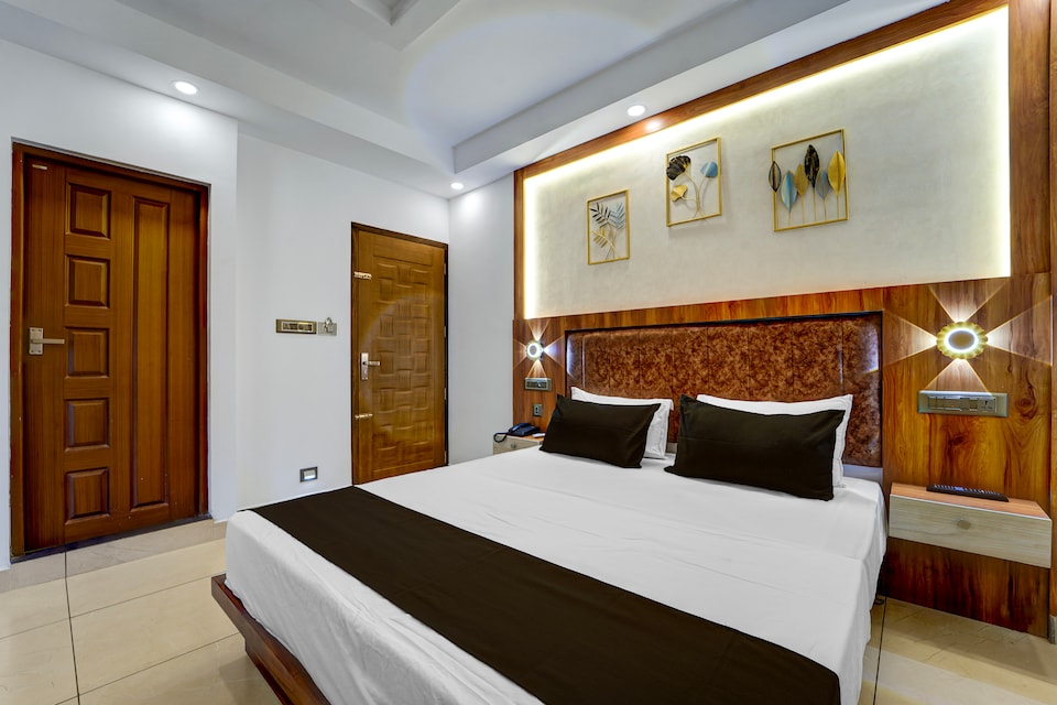 Townhouse Cochin Airport Formerly Skyluxe, Ankamaly Airport Kochi, Kochi