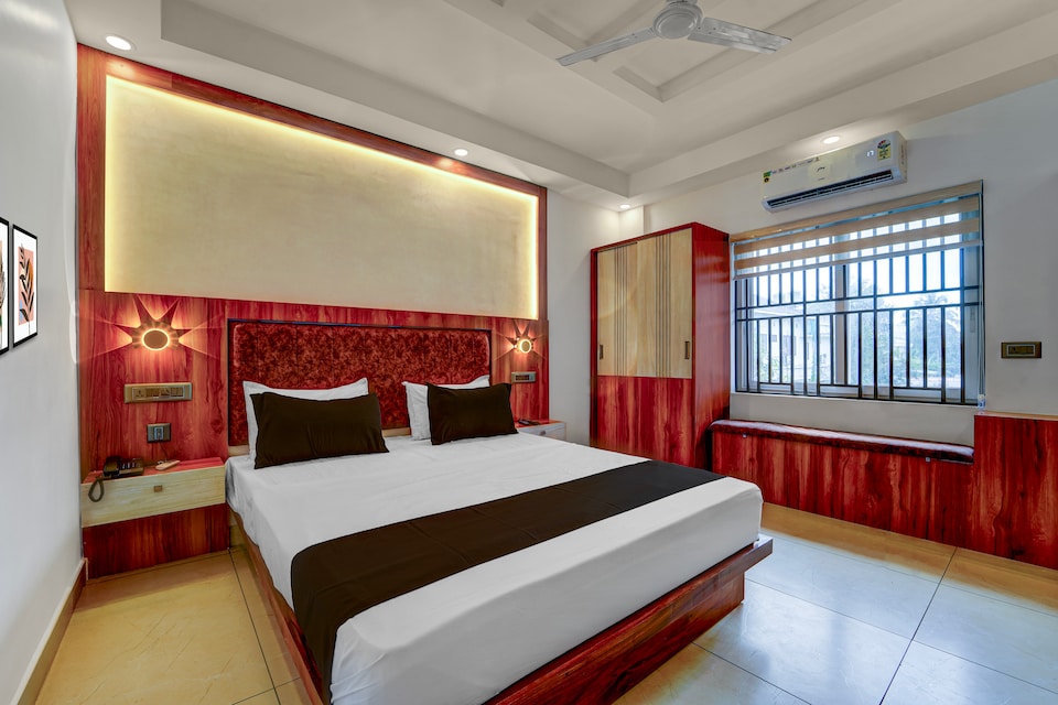 Super Townhouse Cochin Airport Formerly Skyluxe, Ankamaly Airport Kochi, Kochi