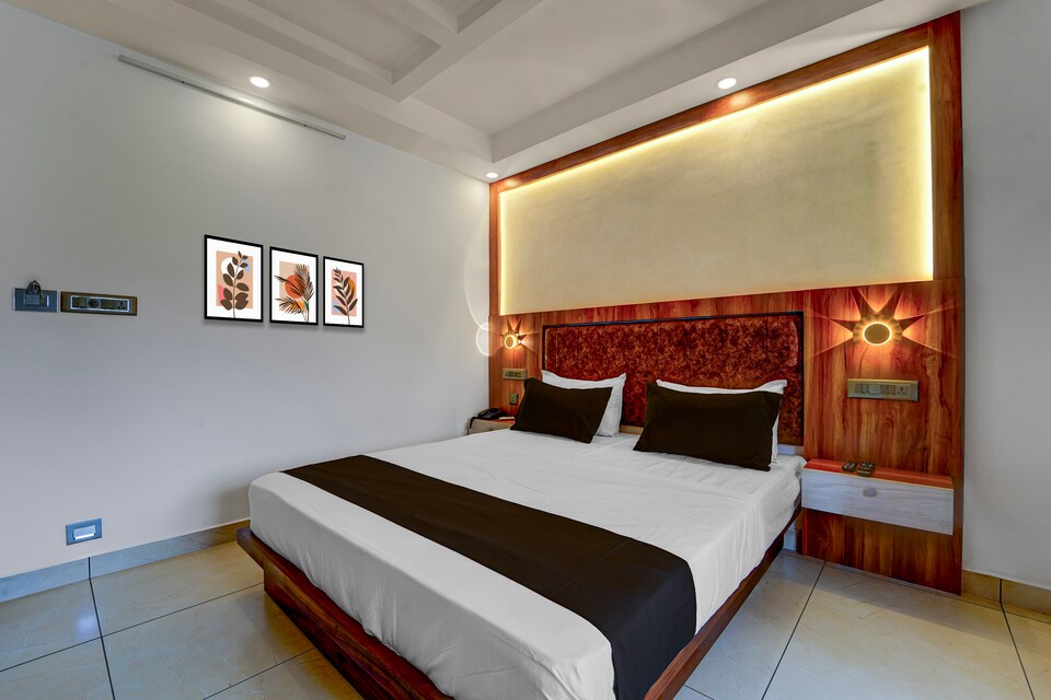 Super Townhouse Cochin Airport Formerly Skyluxe, Ankamaly Airport Kochi, Kochi