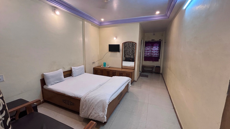 Hotel O Green Park, Amba ji, Banaskantha