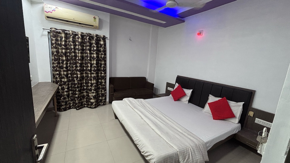 Hotel O Green Park, Amba ji, Banaskantha