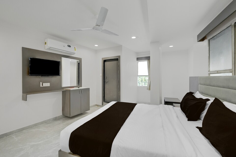 Hotel O Royal, SG Highway Ahmedabad, Ahmedabad