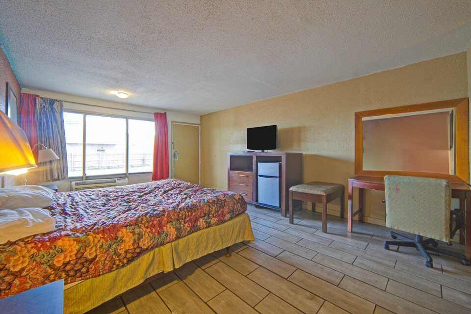 Sunset Inn Flatonia I 10 by Hotel O, C78941, Flatonia, TX