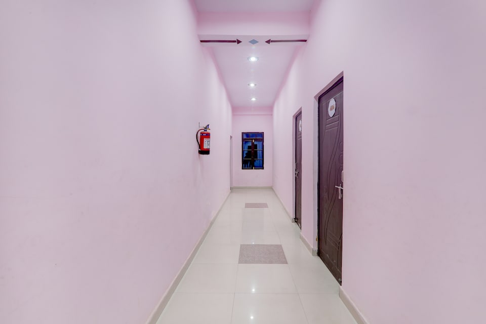 Hotel O S G Grand and Resort, Sitapur, Sitapur