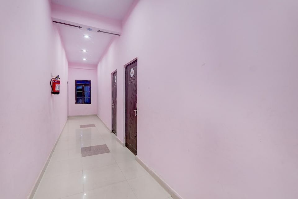 Hotel O S G Grand and Resort, Sitapur, Sitapur