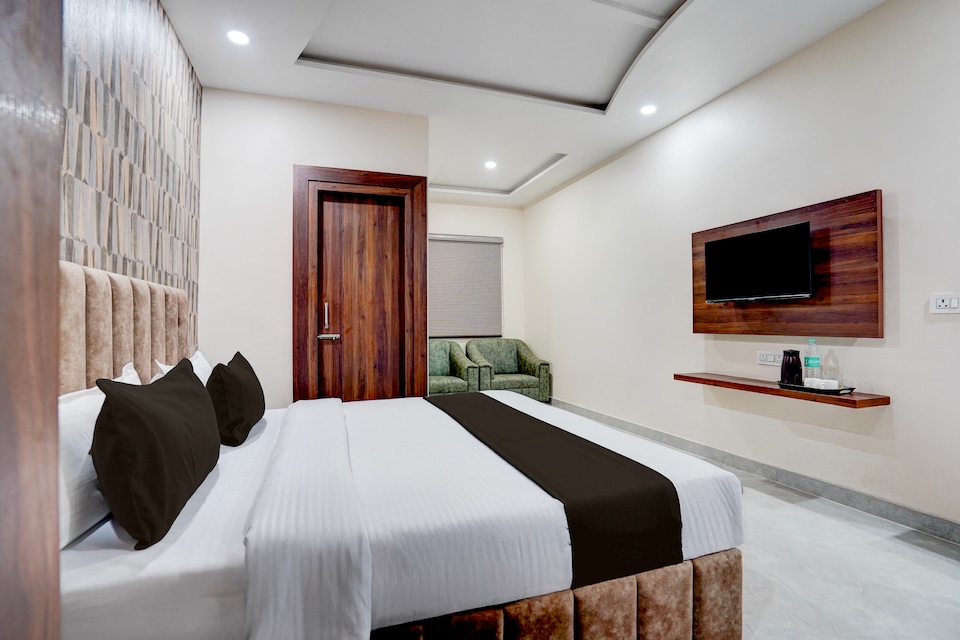 Super OYO Hotel O Civil lines Bareilly Formerly Neelam Inn, Civil Lines Bareilly, Bareilly