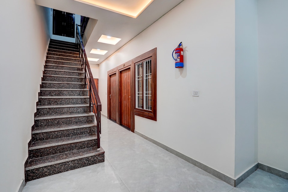 Super OYO Hotel O Civil lines Bareilly Formerly Neelam Inn, Civil Lines Bareilly, बरेली