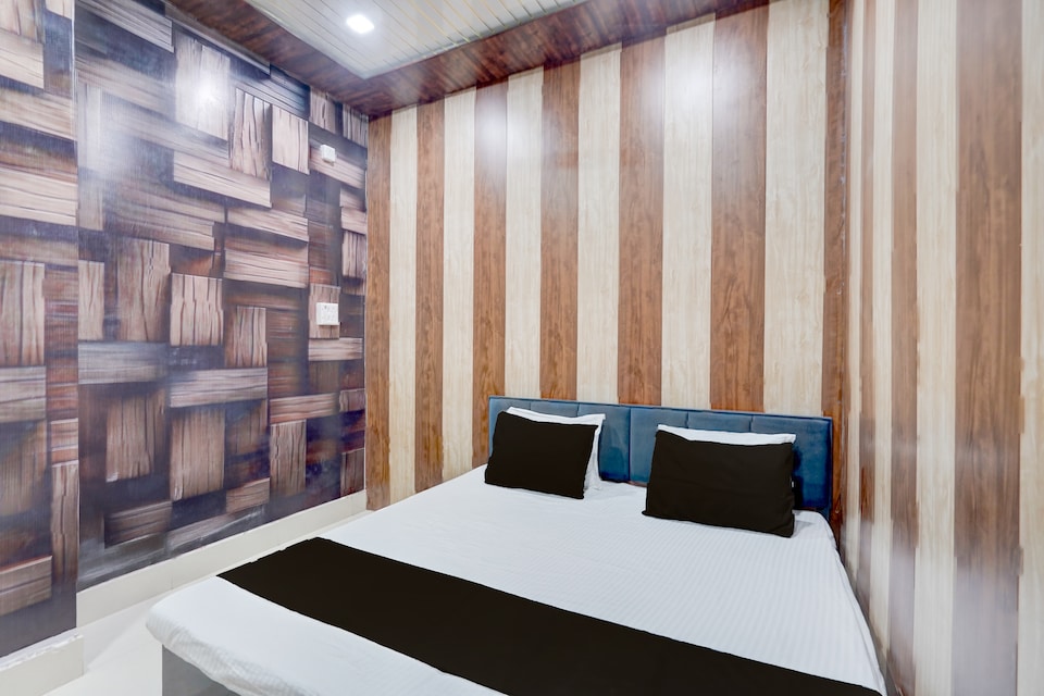 SPOT ON The Yeble Hotel And Restaurant, Etawah, Etawah