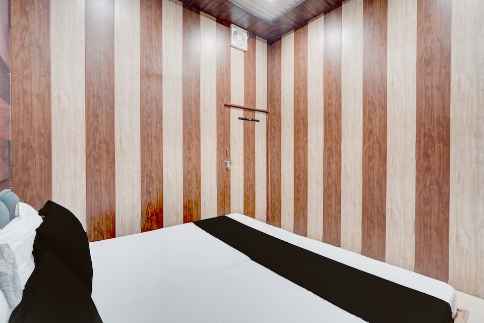 SPOT ON The Yeble Hotel And Restaurant, Etawah, Etawah