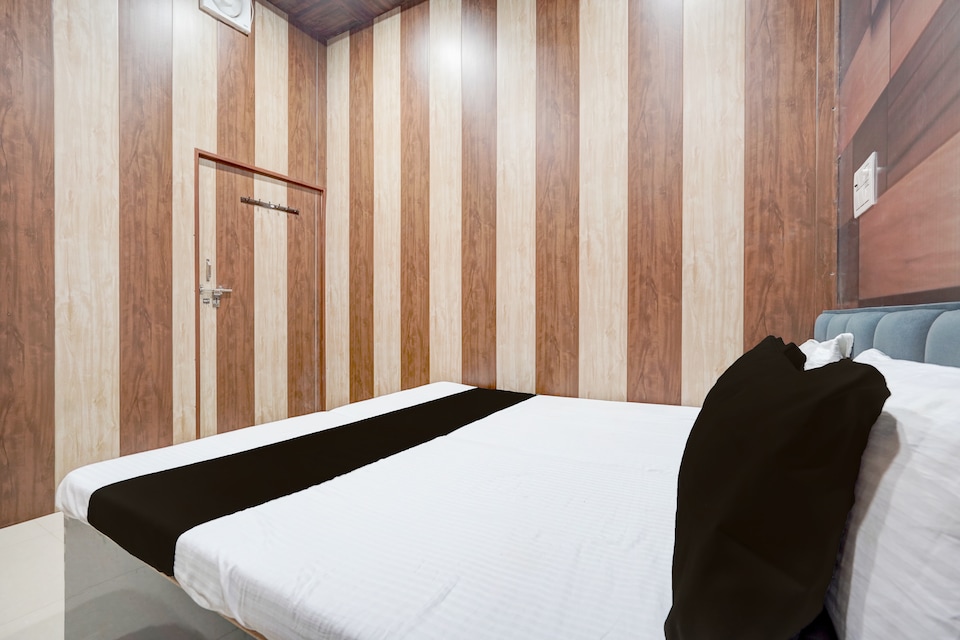 SPOT ON The Yeble Hotel And Restaurant, Etawah, Etawah