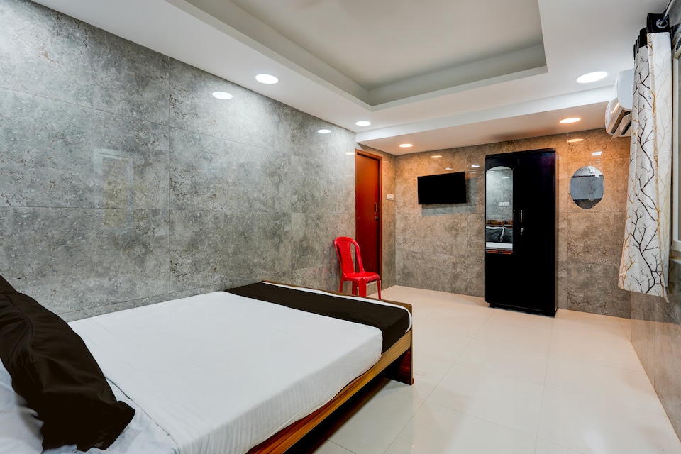 Super Collection O Karumariamman Temple Thiruverkadu Formerly Sridevi Residency, Poonamalle Chennai, Chennai