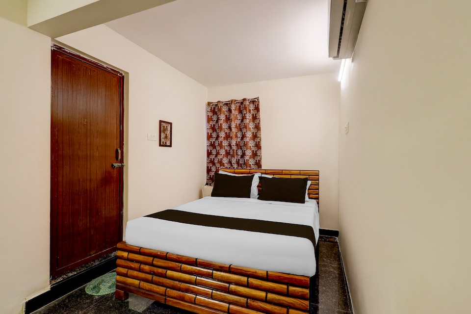 Super Collection O Perungulattur Railway Station Formerly Sri Varahi Inn, GST Chennai, Chennai
