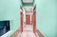 Hotel O Awara Grand Palace