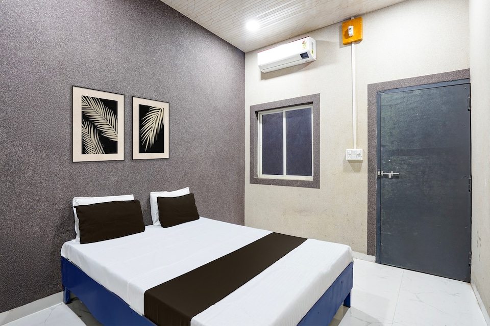 Hotel O by OYO The Lotas Gardan, Dewas City, Dewas