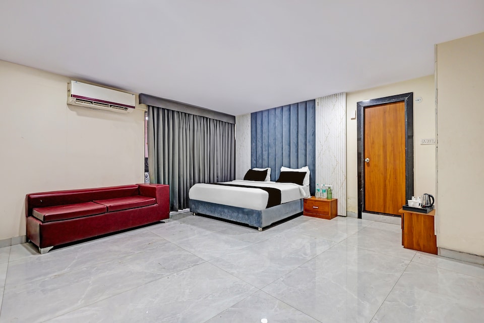  Townhouse Rau Circle Formerly Hotel U Turn & Restaurant, Rajender Nagar, Indore