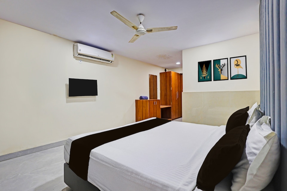  Townhouse Rau Circle Formerly Hotel U Turn & Restaurant, Rajender Nagar, Indore