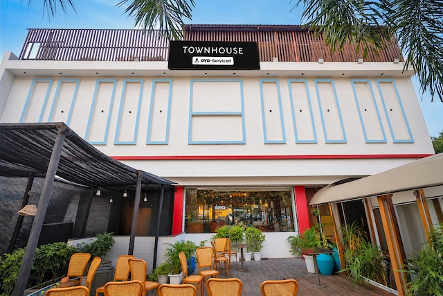  Townhouse Rau Circle Formerly Hotel U Turn & Restaurant